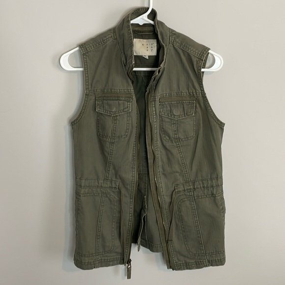 a new day Utility Vest - Olive - Picture 1 of 7